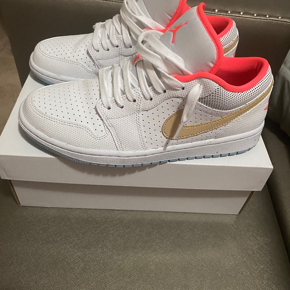 Air Jordan 1 Low SE